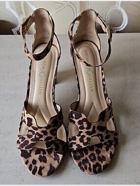 ANDREW GELLER Quizzical Leopard Print 3 Inch Heels Size 8